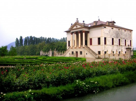 villa_emo_rivella_garden (c) gardenvisit com
